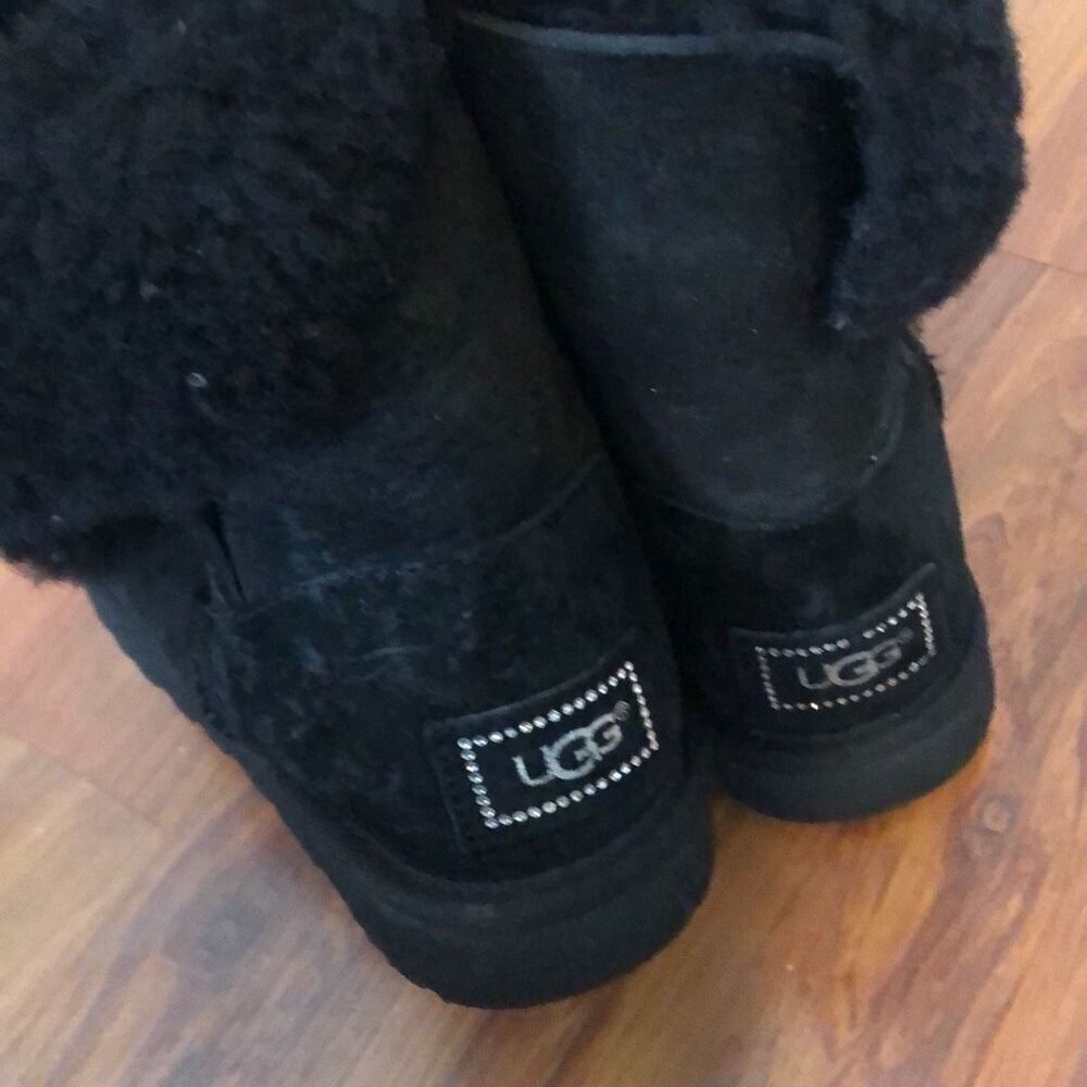 UGG black Rhinestone button ￼Bailey 6 - Picture 4 of 7